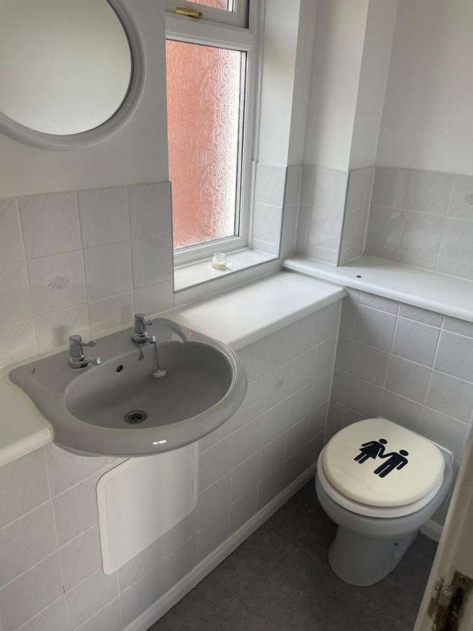 Rough Close The Swallows Popular Location 3 Bedroom House Free Wi-Fi And Sky Tv In All Rooms מראה חיצוני תמונה