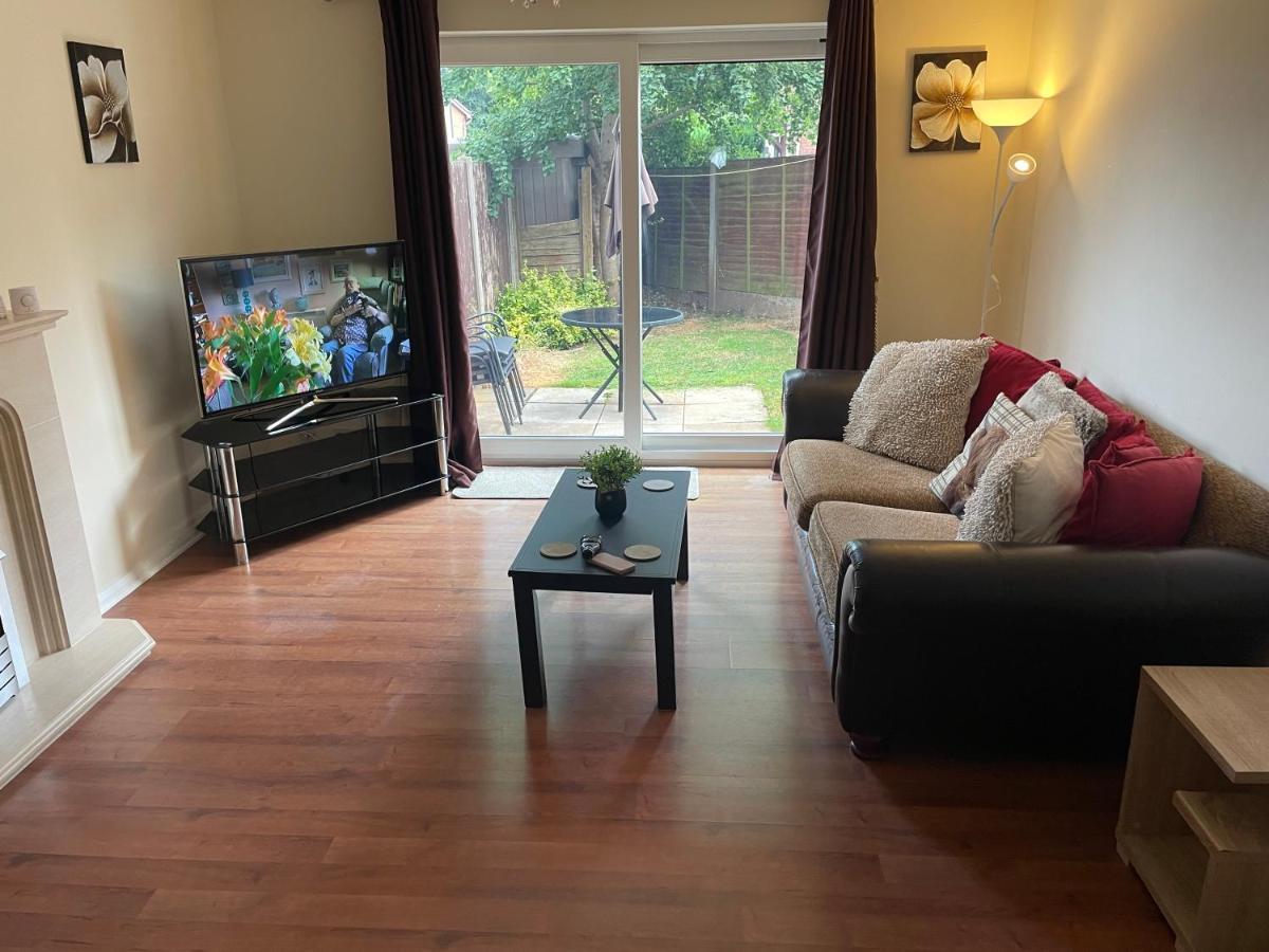 Rough Close The Swallows Popular Location 3 Bedroom House Free Wi-Fi And Sky Tv In All Rooms מראה חיצוני תמונה