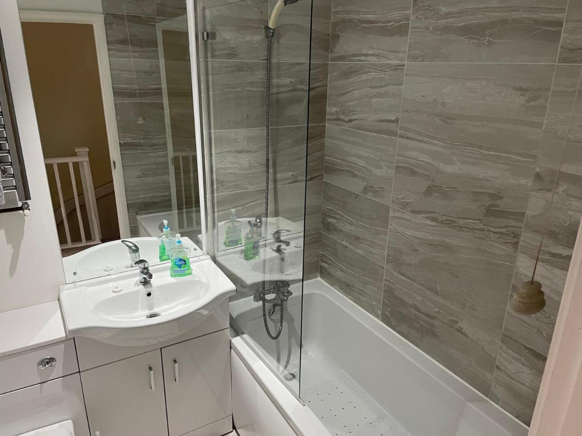 Rough Close The Swallows Popular Location 3 Bedroom House Free Wi-Fi And Sky Tv In All Rooms מראה חיצוני תמונה