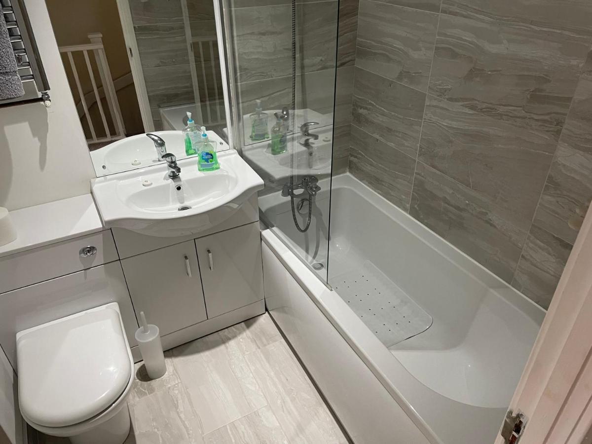 Rough Close The Swallows Popular Location 3 Bedroom House Free Wi-Fi And Sky Tv In All Rooms מראה חיצוני תמונה